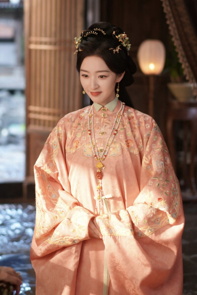 花开锦绣 邓恩熙∣傅庭芸