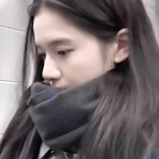 我真的爱上了一个围巾女孩