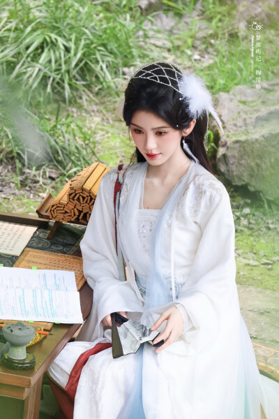 鞠婧祎