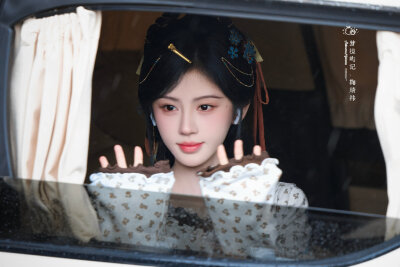 鞠婧祎