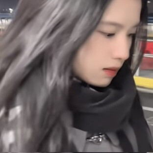 我真的爱上了一个围巾女孩