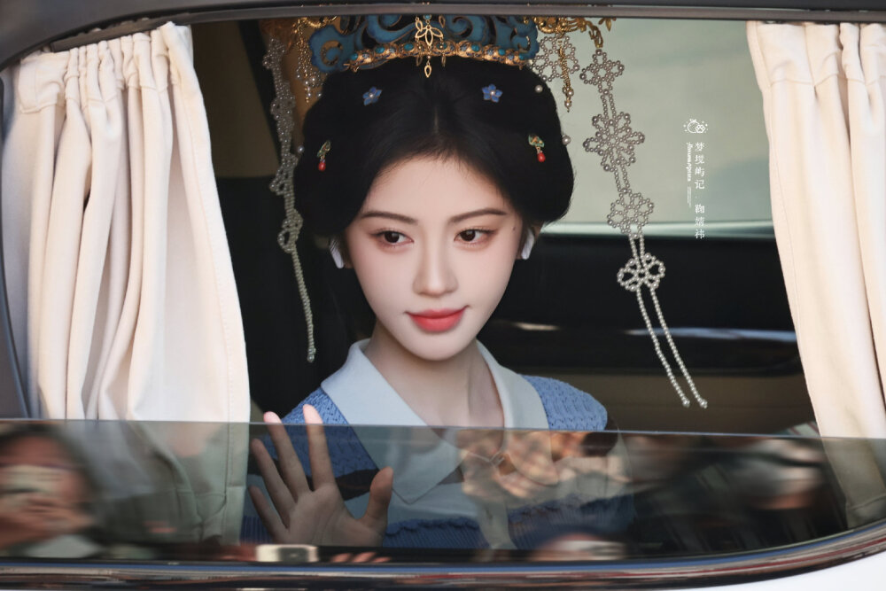 鞠婧祎