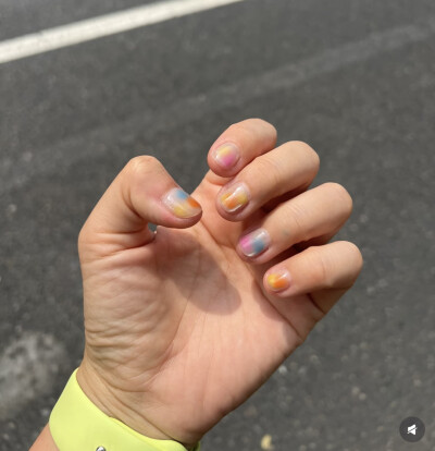 nails