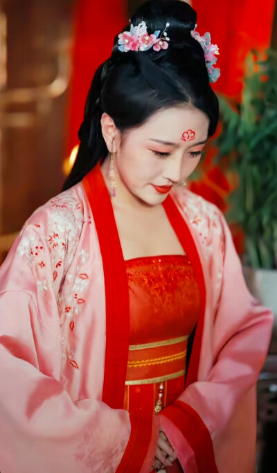 周洛伊