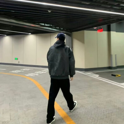 头像丨男头 沉默是最好的答案