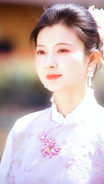 斓曦
