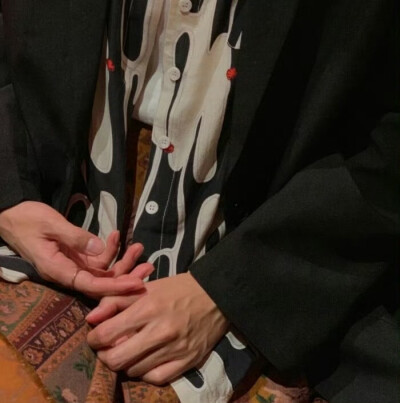 头像丨男头 沉默是最好的答案