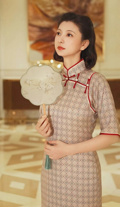 斓曦