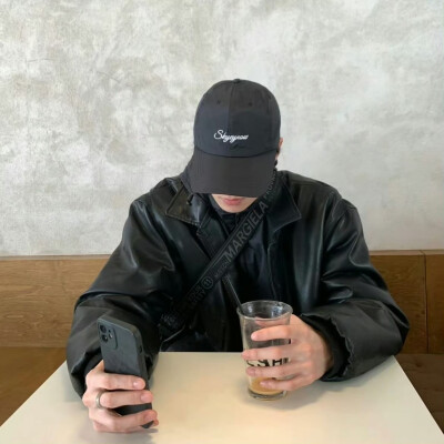 头像丨男头 沉默是最好的答案
