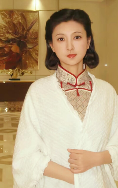 斓曦