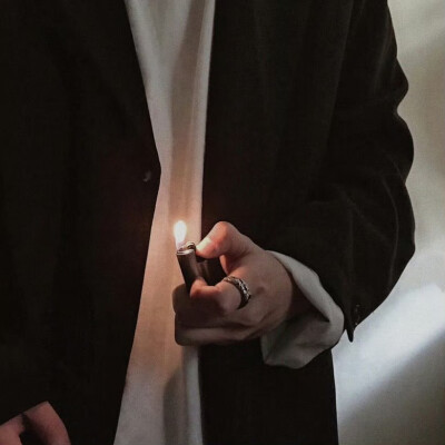 头像丨男头 沉默是最好的答案
