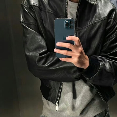 头像丨男头 沉默是最好的答案