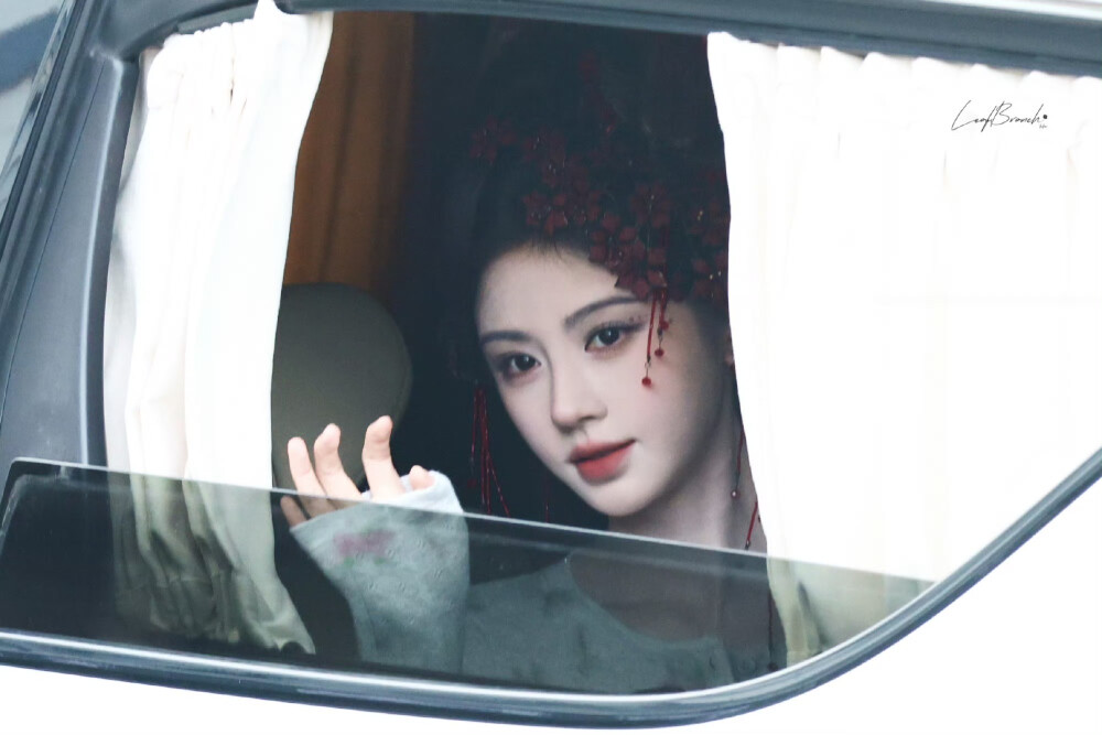 鞠婧祎