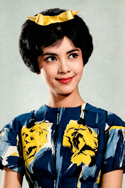 陈思思
《新中华画报》1961年第96期封面