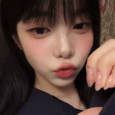 看着你的笑我好像就足够