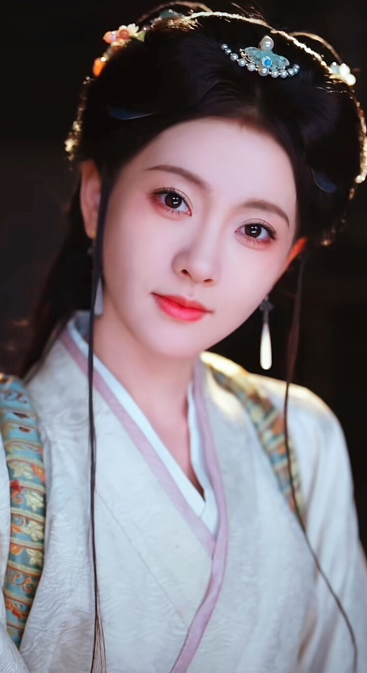 林秋奈
