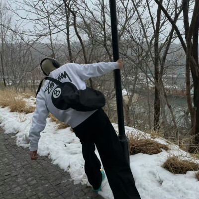 头像丨男头 平静的日子里教会我珍视一切