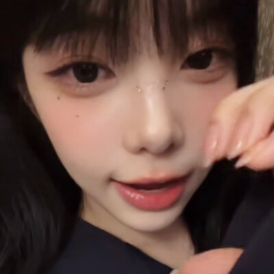 看着你的笑我好像就足够