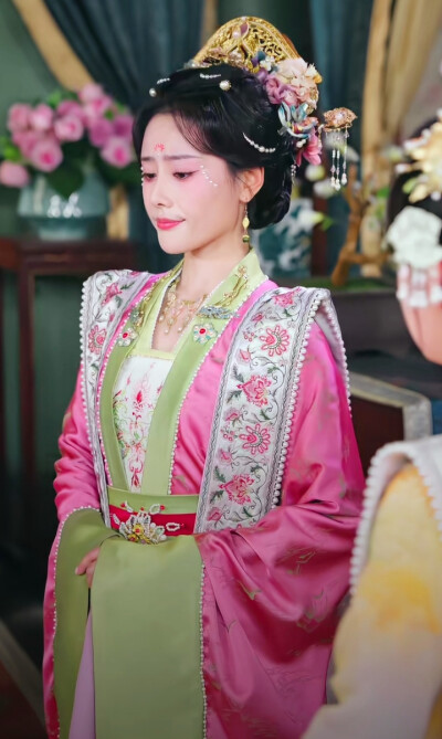 李静一