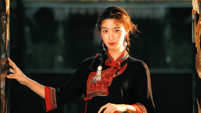 卢昱晓素材