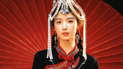 卢昱晓素材