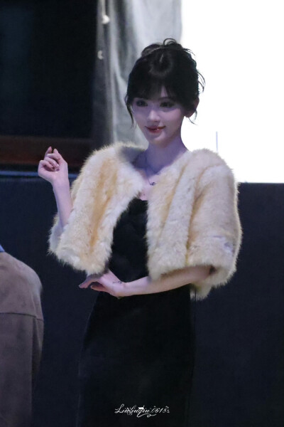 鞠婧祎