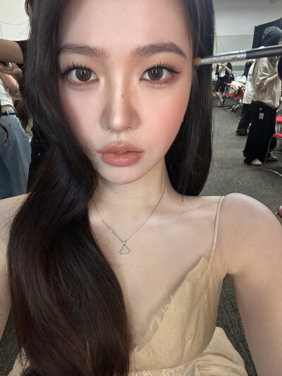金艺琳 yeri