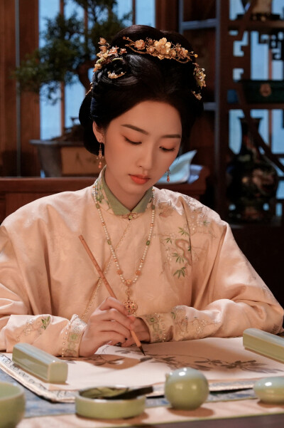 花开锦绣 邓恩熙∣傅庭芸