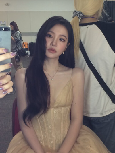 金艺琳 yeri