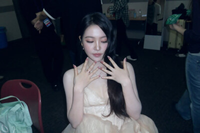 金艺琳 yeri
