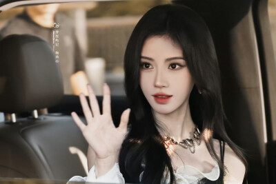 鞠婧祎