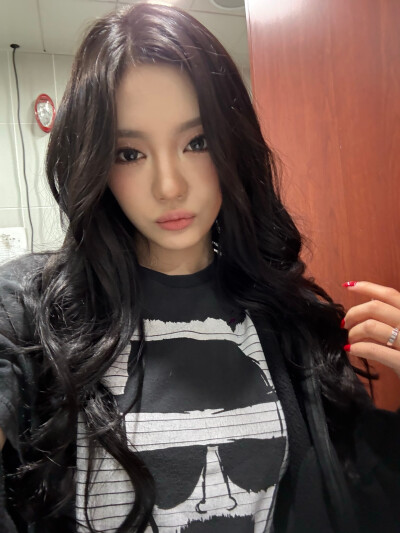 宁艺卓 ningning