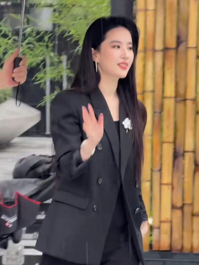 刘亦菲天梭手表成都活动2026.8.18
刘亦菲天梭手表全球品牌代言人