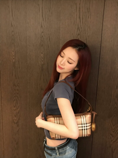 罗潾 narin