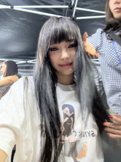 宁艺卓 ningning