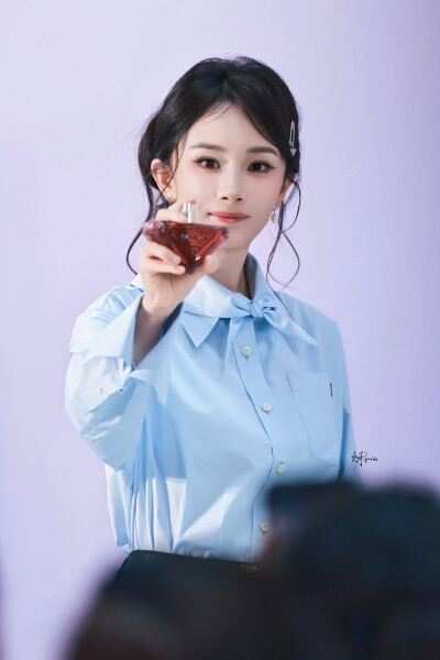 杨幂/Prada香氛代言人