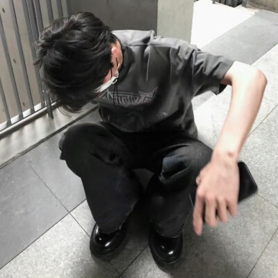 头像丨男头 好好生活等到合适的时间我们再重逢