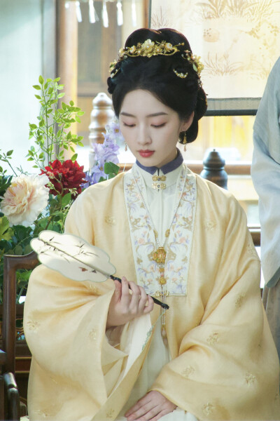 花开锦绣 邓恩熙∣傅庭芸