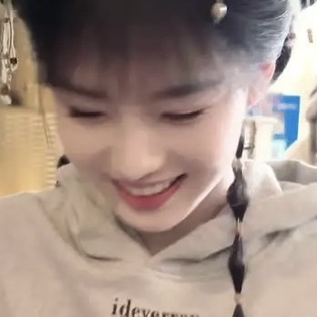 蓝灵娥