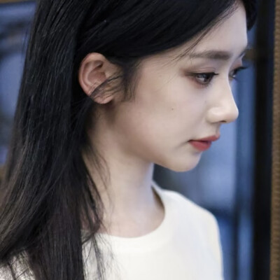 莫莉
