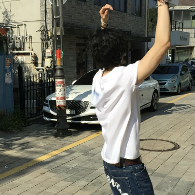 头像丨男头 因为你明媚了起来