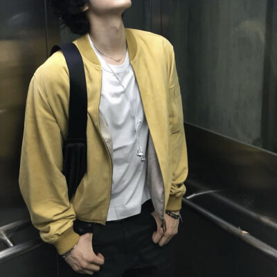 头像丨男头 因为你明媚了起来