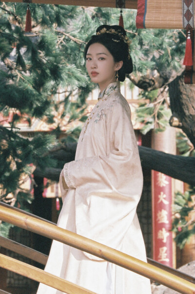 花开锦绣 邓恩熙∣傅庭芸