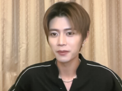 任嘉伦
