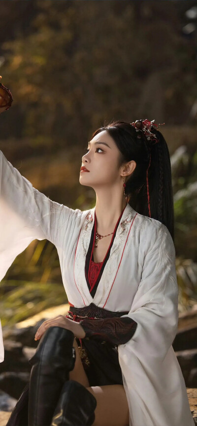 曾可妮《师兄太稳健》酒玖