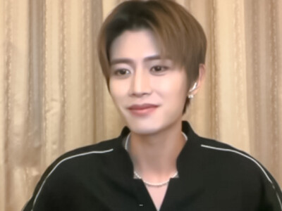 任嘉伦