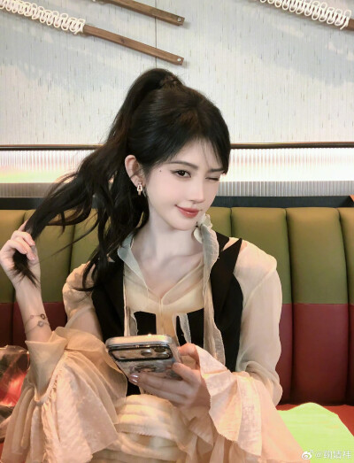 鞠婧祎