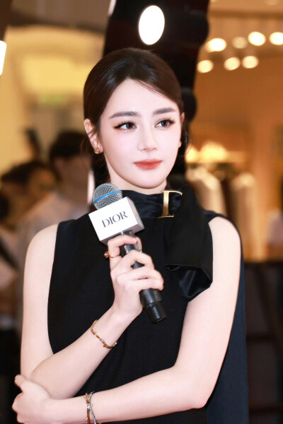 迪丽热巴