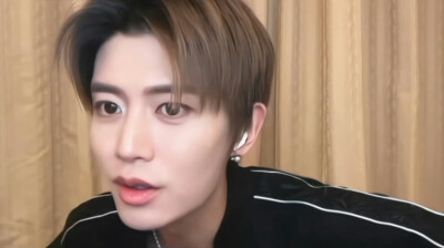 任嘉伦