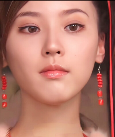 吴佳妮/上官丹凤